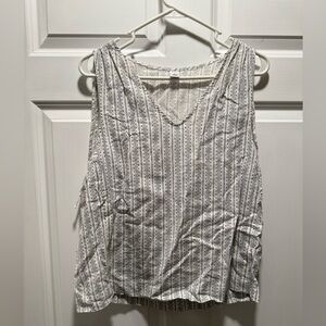 Old Navy Sleeveless Blouse​
